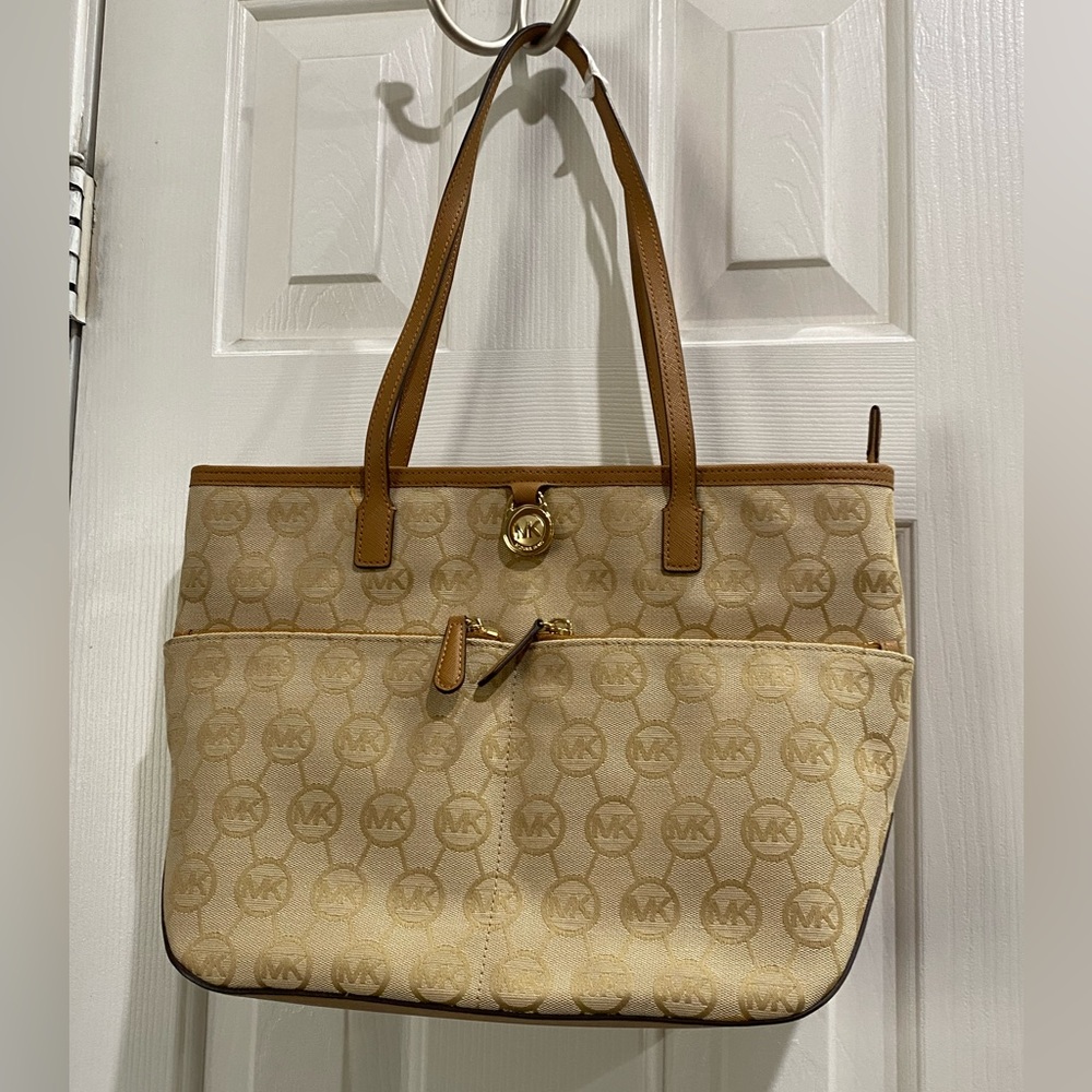 Michael kors purse New whit tags